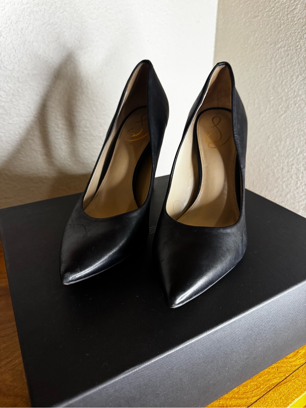 Sam Edelman Black Pointed-Toe Leather Pumps